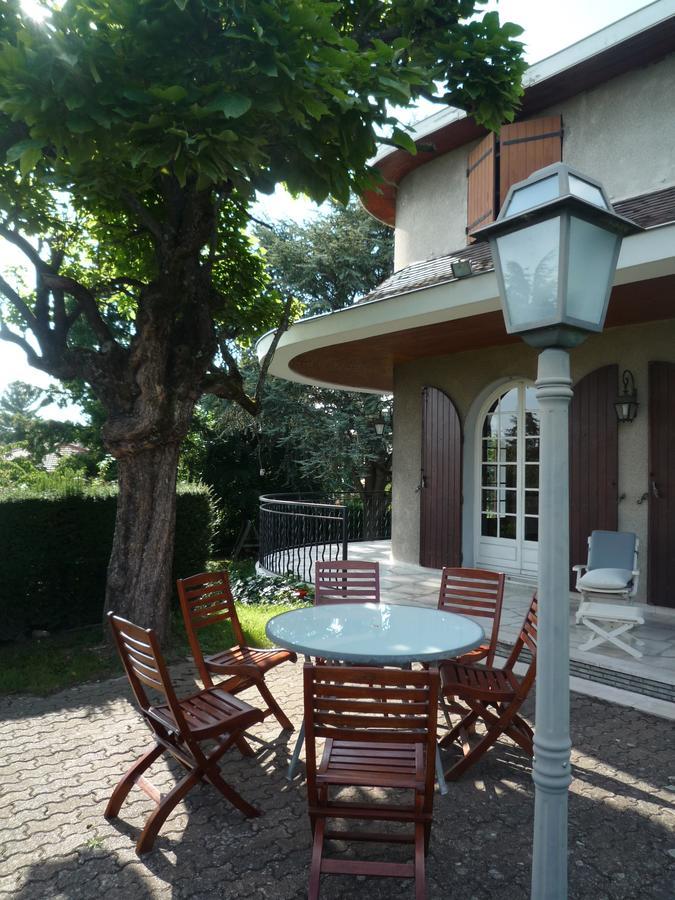 La Maison Des Bonheurs Bed & Breakfast Rillieux-la-Pape Exterior photo